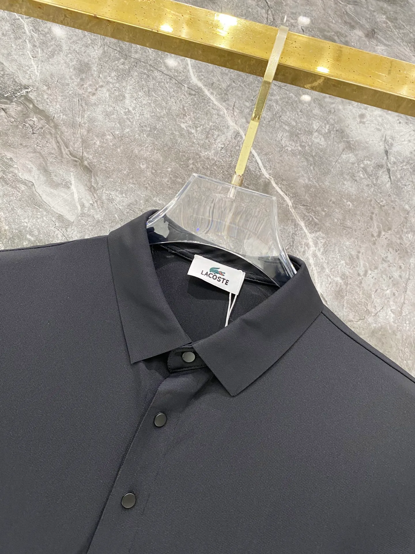 French Crocodile 🐊 Spring/Summer 26 New Arrival's first men's short-sleeved seamless Polo shirt, the brand's latest design elements! Neither monotonous nor complicated, just the right amount of taste! Customer-supplied top-quality customized pique cotton fabrics! Comfortable, sweat-absorbent and breathable are no problem at all. The unique luxury feel of the fabric presents a simple and elegant temperament! Letter brand logo design on the chest! Full three-dimensional! Standard cutting design! Every detail is in sync with Premium fashion. Size:XL-4XL